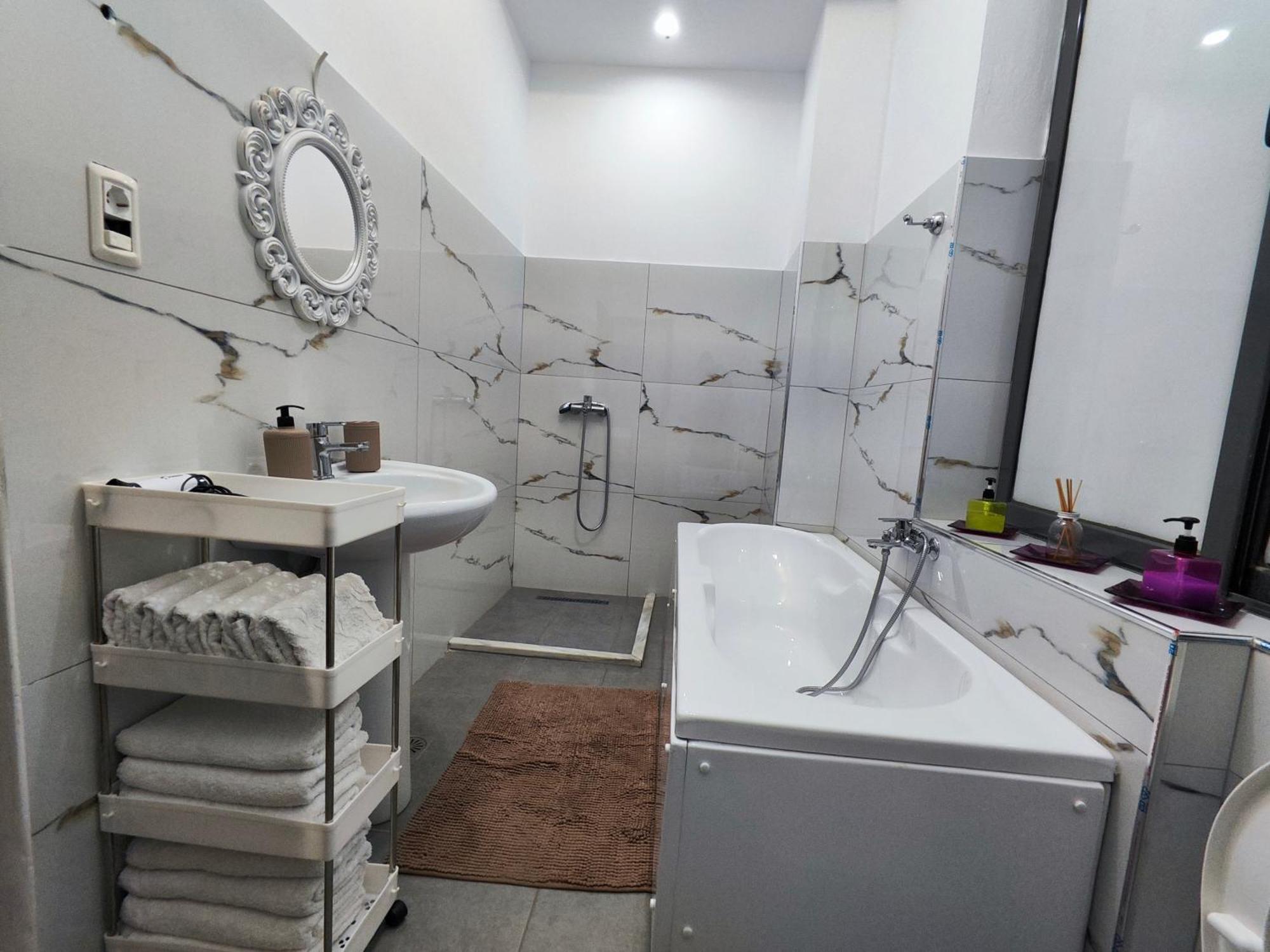 Kb Downtown Gjirokaster Apartment Exterior photo